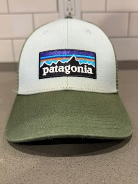 Patagonia P-6 Logo Trucker Hat Green Gray Mesh Snapback Adjustable